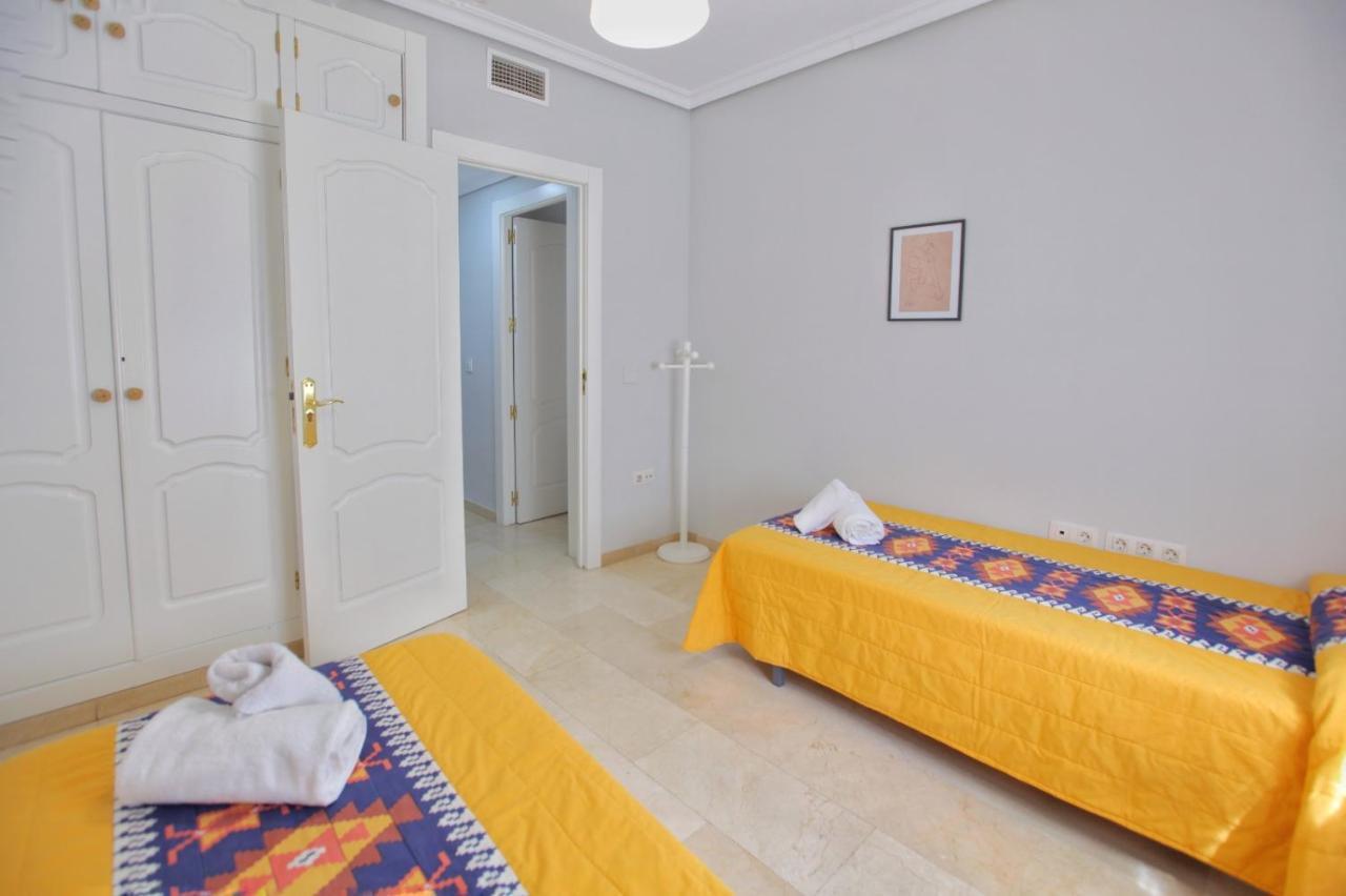 Albeniz Apartment กอร์โดบา ภายนอก รูปภาพ